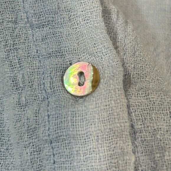 Womens Top Size Large Blue Lightweight Breathable Cap Sleeve Mother Of Pearl - Picture 10 of 11